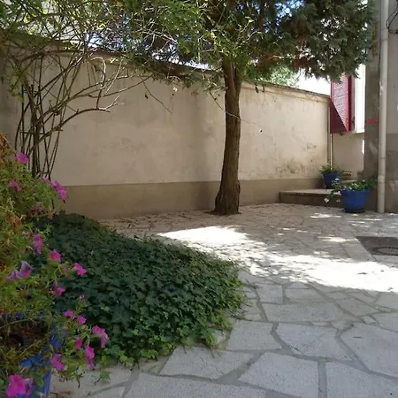 Calme Dans Quartier Résidentiel.