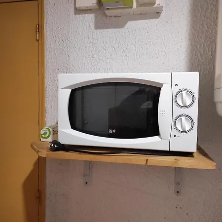 Calme Dans Quartier Résidentiel. Apartamento Nancy